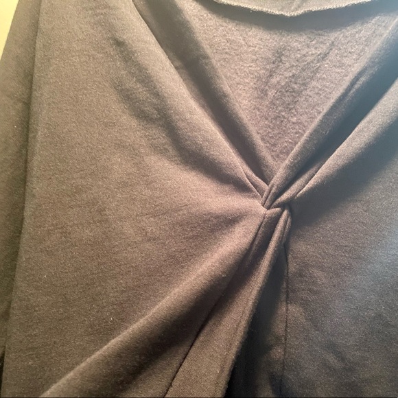 Like New Amour Vert Makenna Luxe Fleece Top - Picture 9 of 12